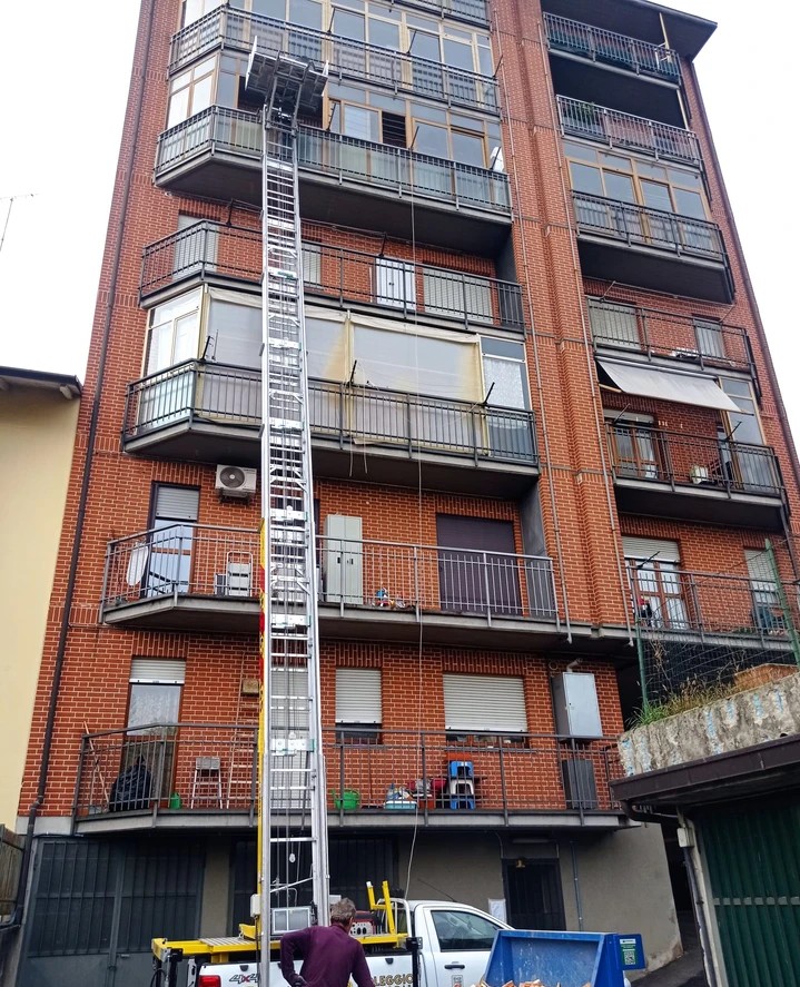 Noleggio autoscala Torino e provincia per Traslochi e sgomberi locali da Iordan