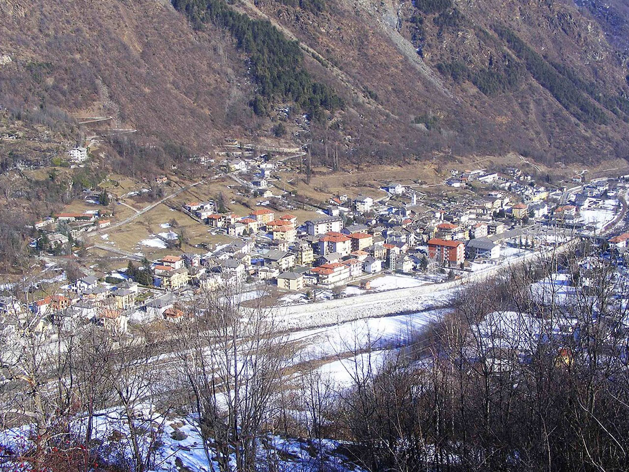 Traslochi a Locana - Sgomberi e noleggio autoscala